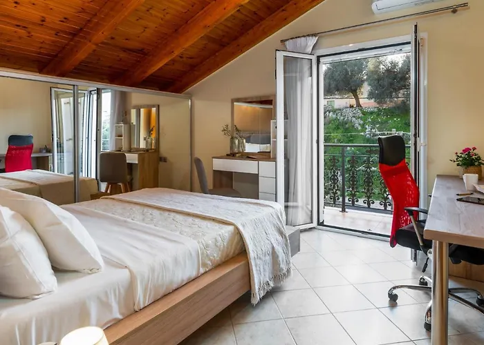 アパート Anesis 2022 *